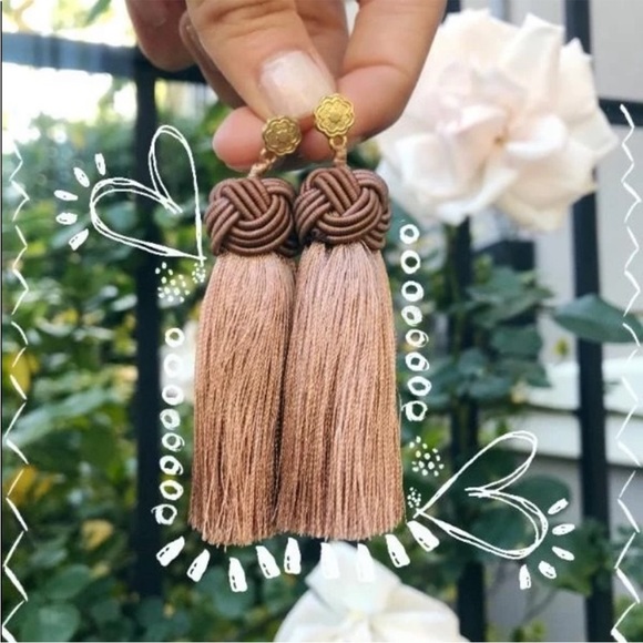 HART HAGERTY Dusty Rose Tassel Earrings - Picture 2 of 3